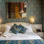 Canova Tadolini Luxury Rooms And Suites